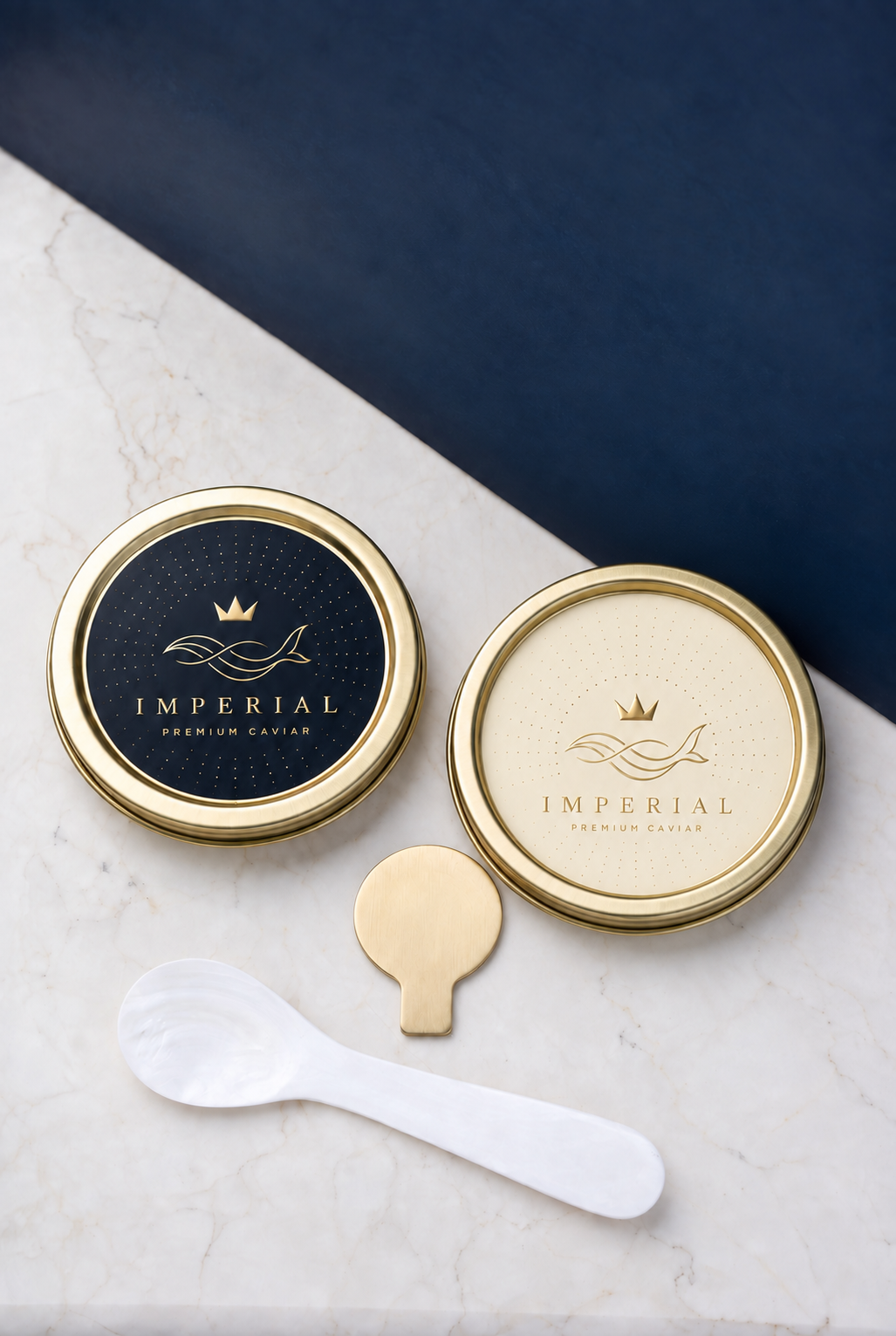 Två Imperial Premium Caviar-burkar med guldlock, pärlemorsked och burköppnare