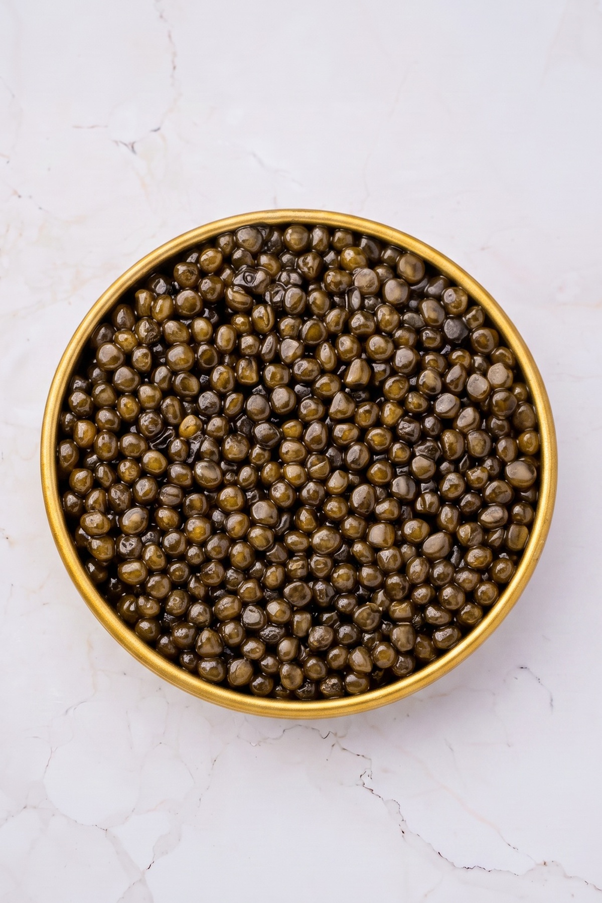Royal Kaluga caviar — stora olivgröna pärlor med gyllene nyanser